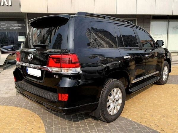 256 Оренда позашляховика Toyota Land Cruiser 200 