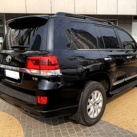 256 Оренда позашляховика Toyota Land Cruiser 200 - авто на весілля у Києві - портфоліо 3