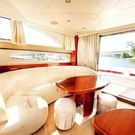 Моторна яхта Princess-45 V.I.P. прокат оренда - авто на весілля у Києві - портфоліо 5