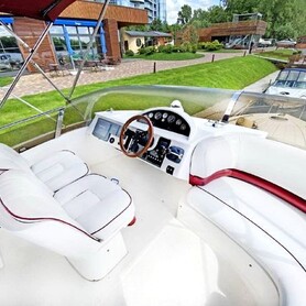 Моторна яхта Princess-45 V.I.P. прокат оренда - авто на весілля у Києві - портфоліо 2