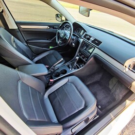 volkswagen passat b7 - авто на весілля у Маріуполі - портфоліо 2