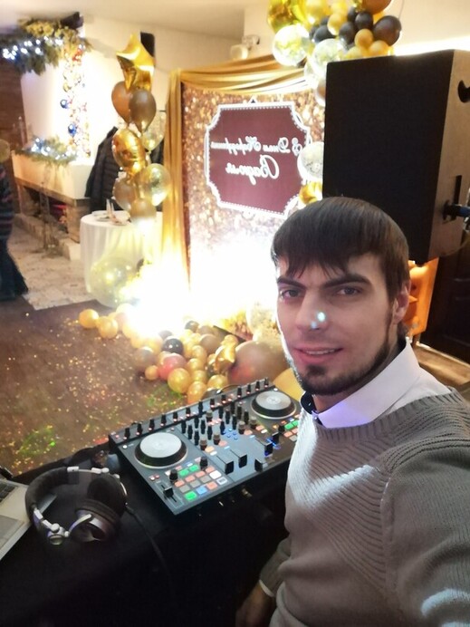 Dj Vitaliy Nadyuk (+звук +світло +ефекти з доставкою)