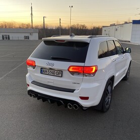 Jeep Grand Cherokee WK2 - авто на весілля у Маріуполі - портфоліо 1