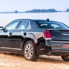 Chrysler 300 - авто на весілля у Черкасах - портфоліо 3