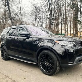 235 Позашляховик Land Rover Discovery 5 в оренду - авто на весілля у Києві - портфоліо 2