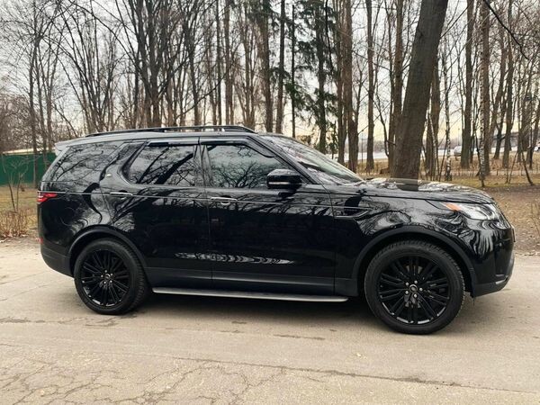 235 Позашляховик Land Rover Discovery 5 в оренду 