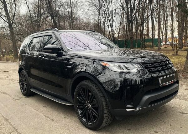 235 Позашляховик Land Rover Discovery 5 в оренду 