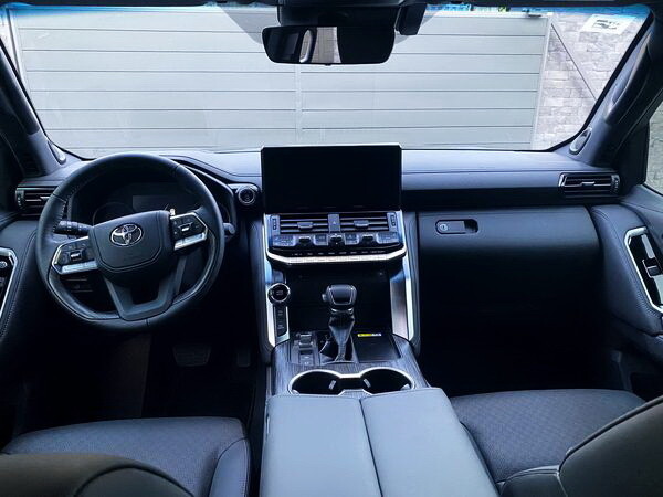 055 Оренда Toyota Land Cruiser 300 