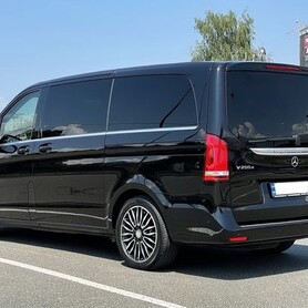 257 Мікроавтобус Mercedes-Benz V-class 2019 рік - авто на весілля у Києві - портфоліо 3
