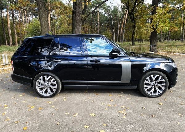 224 Range Rover Vogue 4,4d чорний 