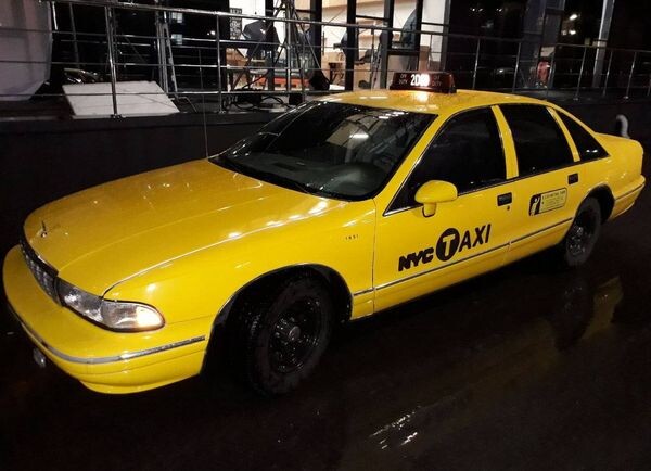 115 Chevrolet Caprice жовте таксі 