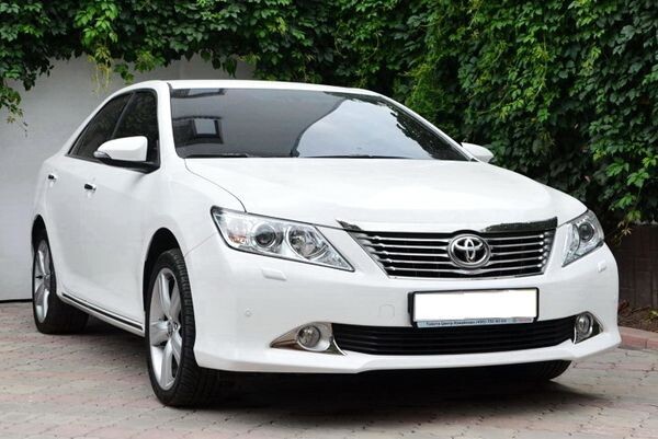 153 Toyota Camry V50 біла оренда 