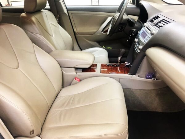 155 Toyota Camry біла V40 прокат 