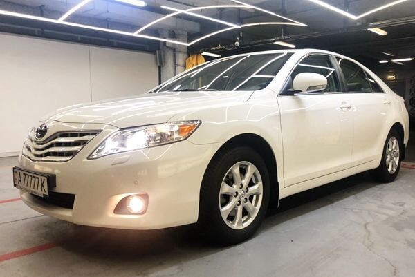 155 Toyota Camry біла V40 прокат 