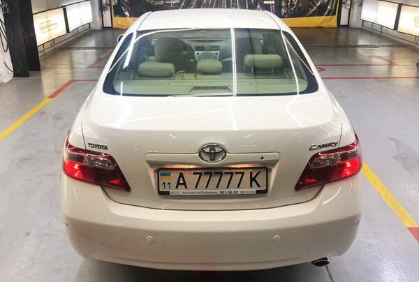 155 Toyota Camry біла V40 прокат 