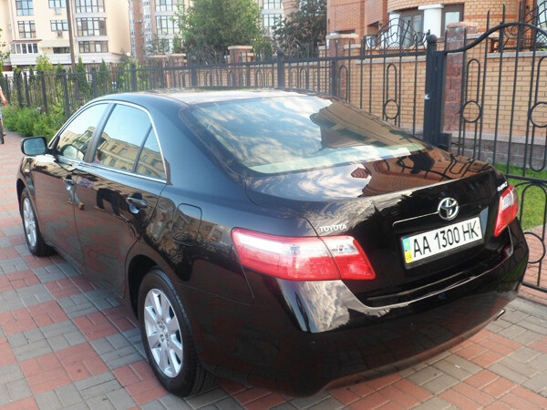 157 Toyota Camry чорна оренда 