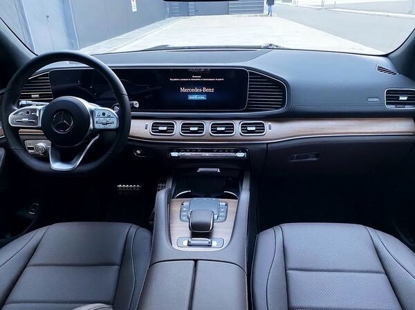 215 Позашляховик Mercedes-Benz GLS 63 2021 рік 