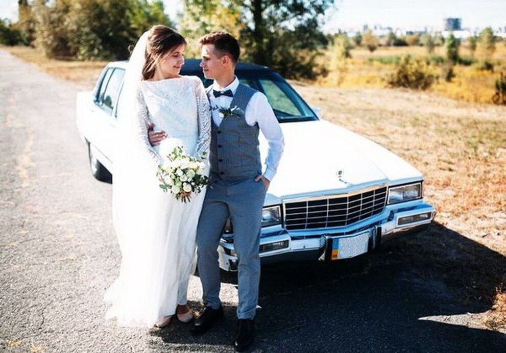 218 Ретро авто Cadillac Fleetwood білий 