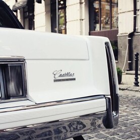 218 Ретро авто Cadillac Fleetwood білий - авто на весілля у Києві - портфоліо 6