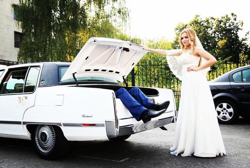 218 Ретро авто Cadillac Fleetwood білий 