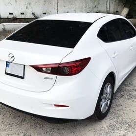 233 Mazda 3 біла замовити на весілля Київ ціна - авто на весілля у Києві - портфоліо 3
