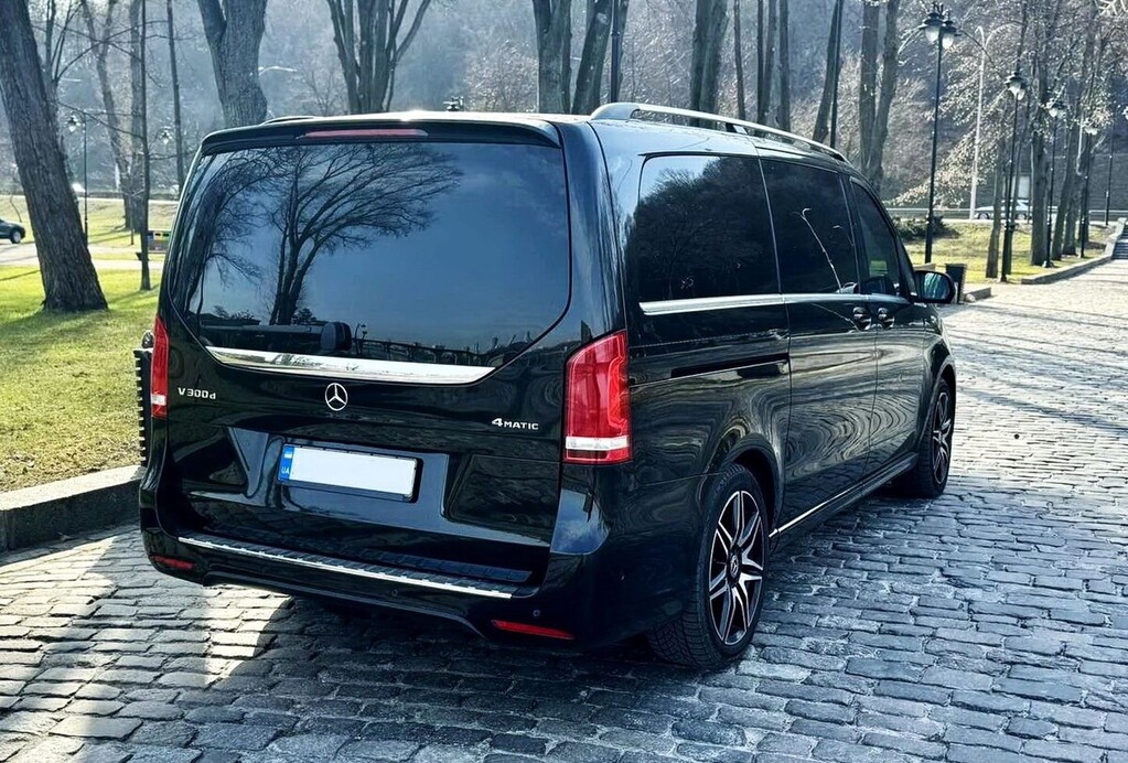 074 Оренда Mercedes-Benz V-Class мікроавтобус 