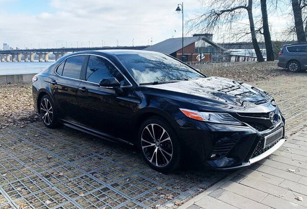097 Toyota Camry 2020 оренда на весілля трансфер 