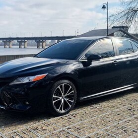 097 Toyota Camry 2020 оренда на весілля трансфер - авто на весілля у Києві - портфоліо 3