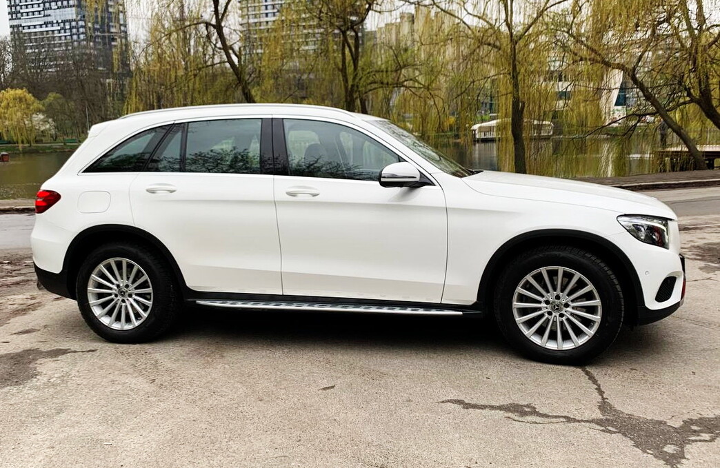 071 Позашляховик Mercedes GLC 250d білий 
