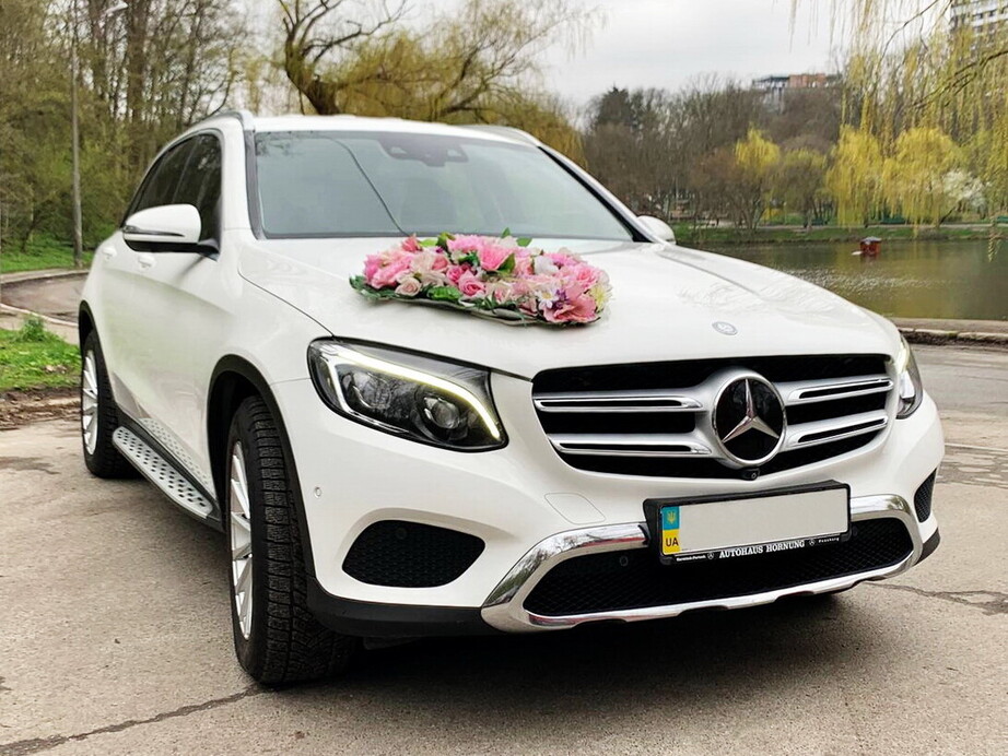 071 Позашляховик Mercedes GLC 250d білий 