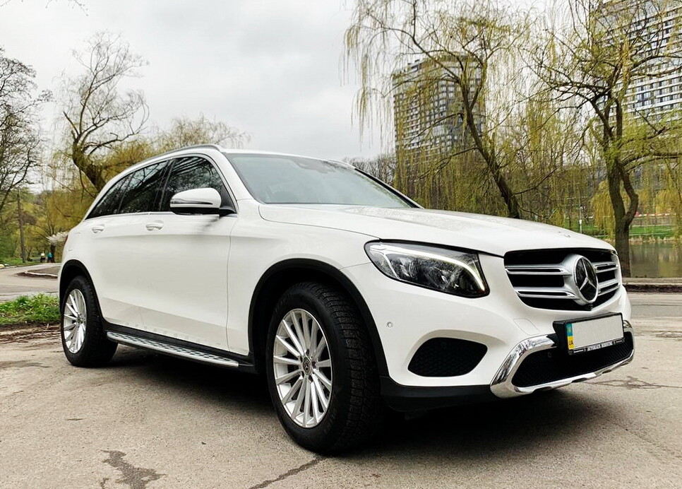071 Позашляховик Mercedes GLC 250d білий 