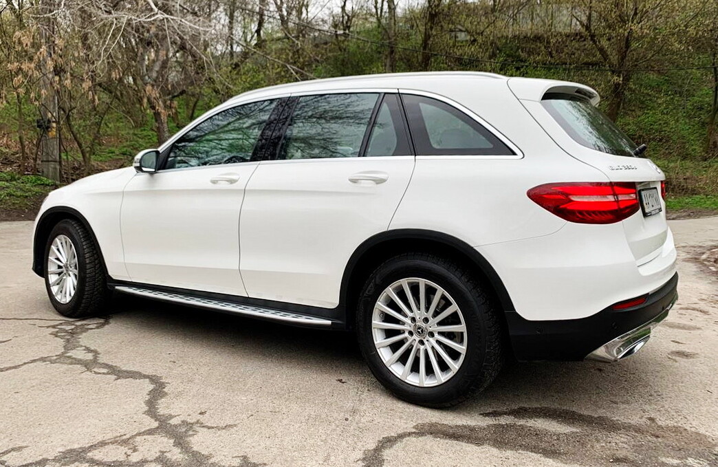 071 Позашляховик Mercedes GLC 250d білий 
