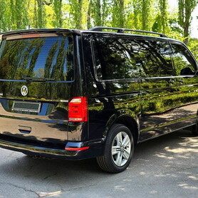 283 Volkswagen Multivan чорний мікроавтобус - авто на весілля у Києві - портфоліо 6