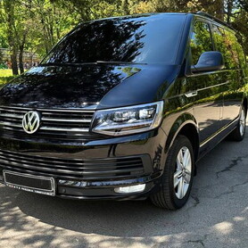 283 Volkswagen Multivan чорний мікроавтобус - авто на весілля у Києві - портфоліо 5