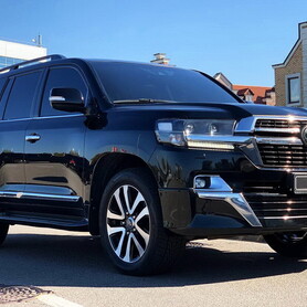 057 Позашлховик Toyota Land Cruiser 200 на весілля - авто на весілля у Києві - портфоліо 5