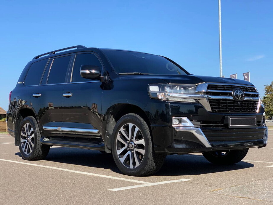 057 Позашлховик Toyota Land Cruiser 200 на весілля 
