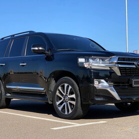 057 Позашлховик Toyota Land Cruiser 200 на весілля - авто на весілля у Києві - портфоліо 1