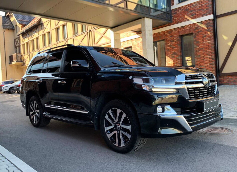 057 Позашлховик Toyota Land Cruiser 200 на весілля 