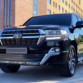 057 Позашлховик Toyota Land Cruiser 200 на весілля - авто на весілля у Києві - портфоліо 2