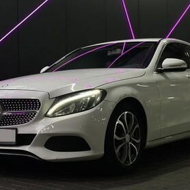 082 Авто на весілля Mercedes Benz C300 - авто на весілля у Києві - портфоліо 1