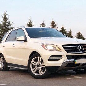 119 Позашляховик Mercedes Benz ML білий оренда - авто на весілля у Києві - портфоліо 1