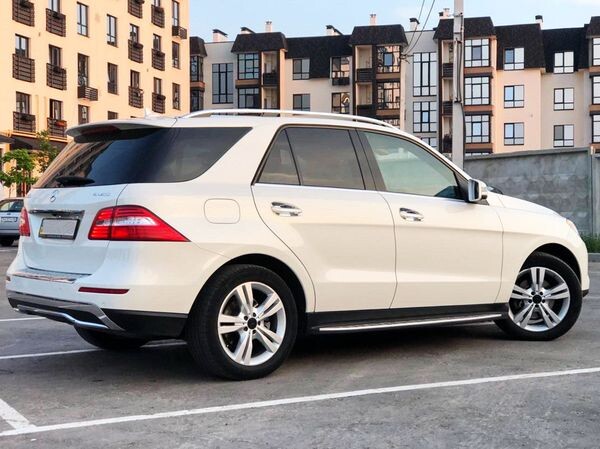 119 Позашляховик Mercedes Benz ML білий оренда 