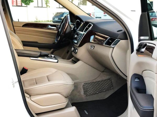 119 Позашляховик Mercedes Benz ML білий оренда 