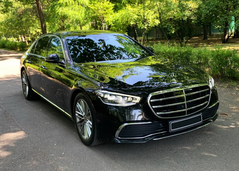 300 Аренда Mercedes-Benz W223 S-Class на прокат 