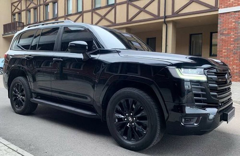 370 Позашляховик Toyota Land Cruiser 300 