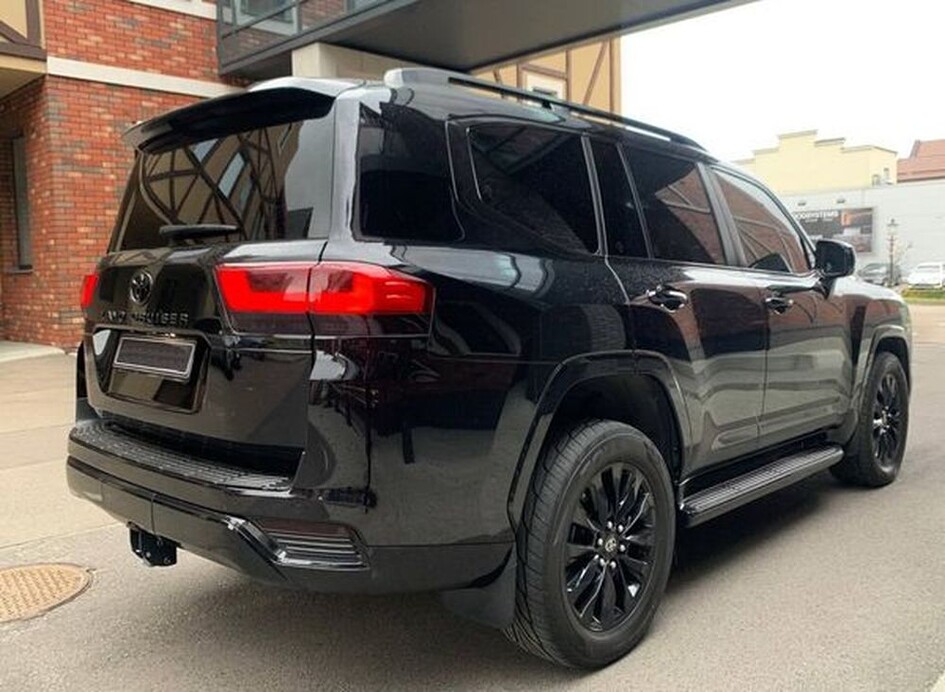 370 Позашляховик Toyota Land Cruiser 300 