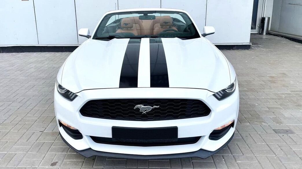 280 Кабріолет Ford Mustang GT білий 
