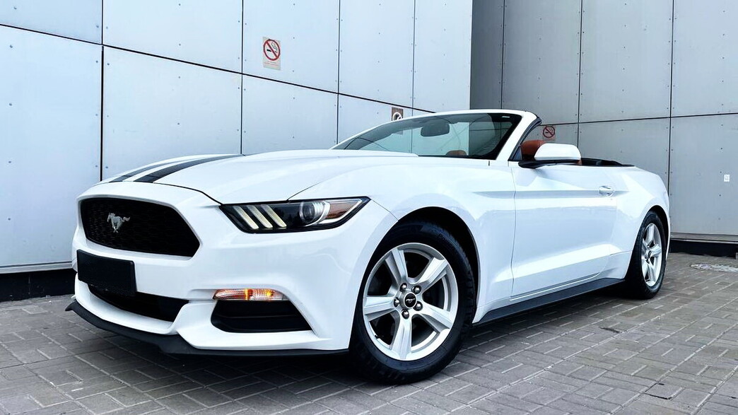 280 Кабріолет Ford Mustang GT білий 