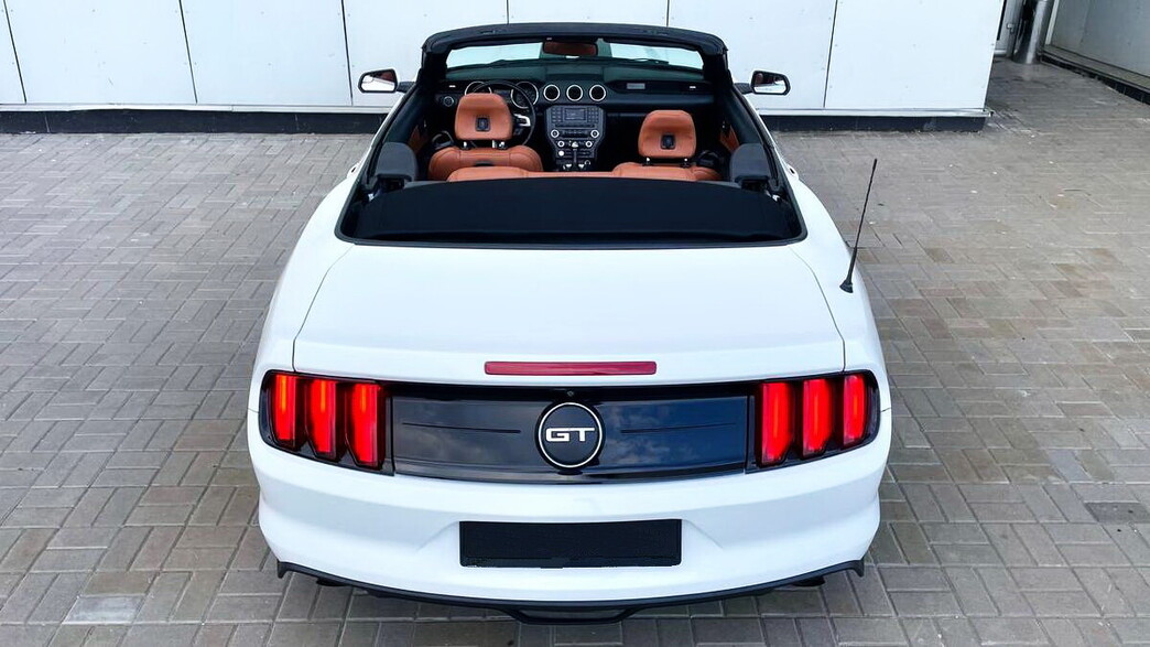 280 Кабріолет Ford Mustang GT білий 