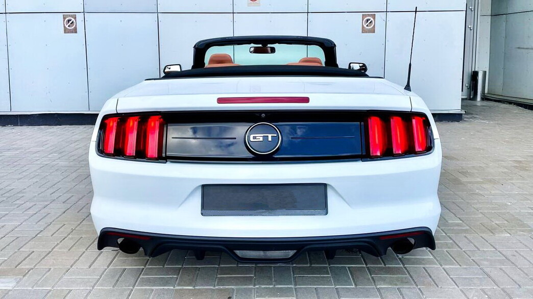 280 Кабріолет Ford Mustang GT білий 